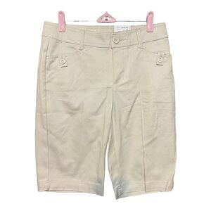 Women’s Short Bermuda Beige Size 4 New With Tag